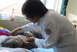 Bệnh viện Quận 11 lần đầu tiên đặt máy tạo nhịp tim vĩnh viễn cho cụ bà 82 tuổi