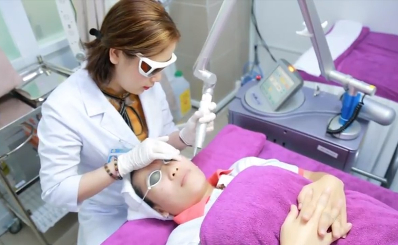 Phương pháp phòng chống tia UV chăm sóc da
