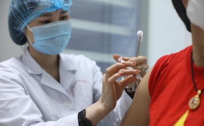 Vắc xin phòng COVID-19 đầu tiên của Việt Nam thử nghiệm giai đoạn cuối